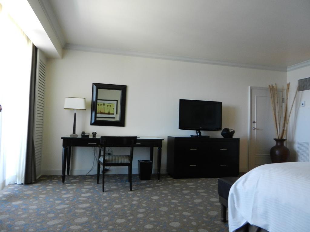 Residences At The Atlantic Resort Форт Лодърдейл Стая снимка