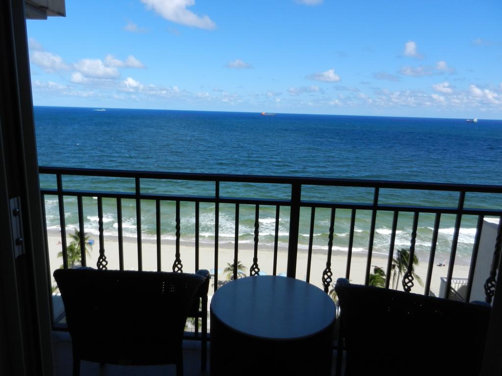 Residences At The Atlantic Resort Форт Лодърдейл Стая снимка